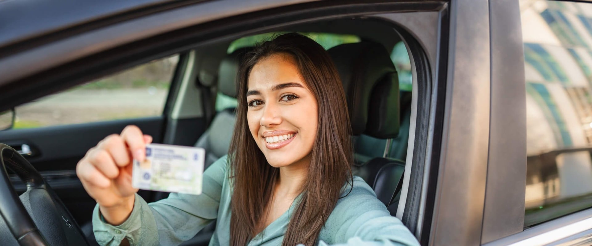 What is the average price for driving lessons?